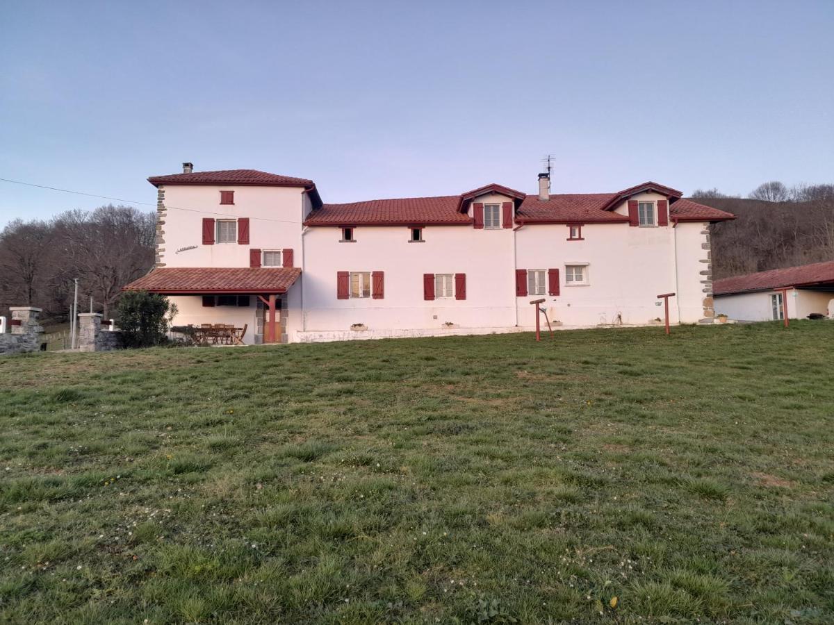 Gite A La Ferme Larranda Suhescun Exterior foto